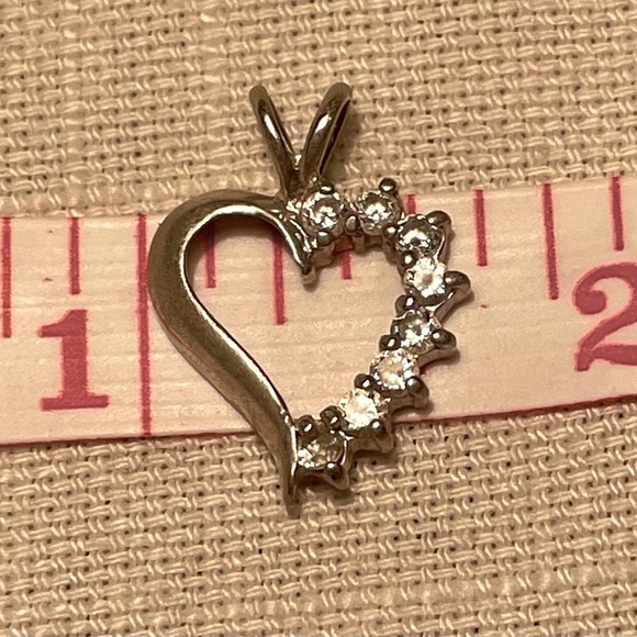 🤍Sterling silver CZ heart pendant - Picture 2 of 4